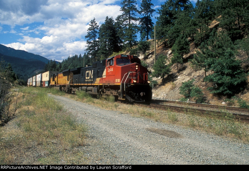 CN 2644 W/B